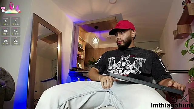 ThiagoHunk online show from October 8, 2025, 3:59 am