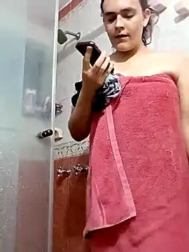 La-Gatatrans online show from October 10, 2025, 1:04 am