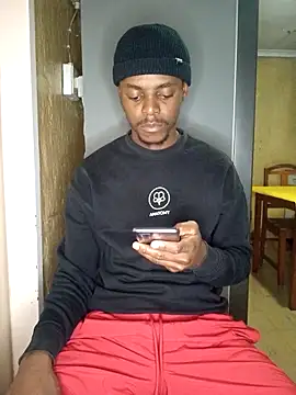 Snapshot of Hluga_25 chatting on September 13, 2025, 6:18 pm Hluga 25 online show from September 13, 2025, 6:18 pm