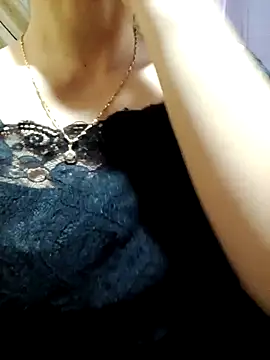 LucyyLy online show from October 2, 2025, 11:39 am