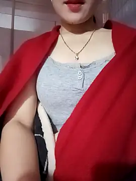 LucyyLy online show from January 12, 2026, 1:11 am