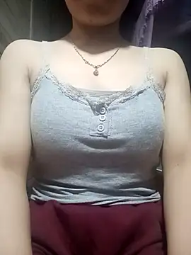 LucyyLy online show from May 4, 2026, 10:50 pm