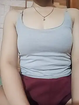 Snapshot of LucyyLy chatting on May 19, 2026, 4:19 am LucyyLy online show from May 19, 2026, 4:19 am