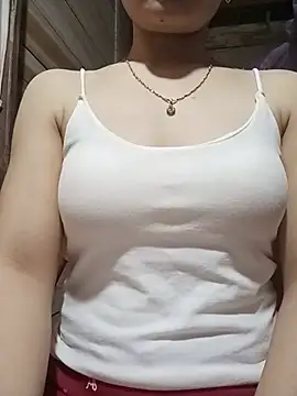 Snapshot of LucyyLy chatting on May 20, 2026, 12:11 pm LucyyLy online show from May 20, 2026, 12:11 pm