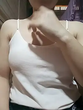Snapshot of LucyyLy chatting on June 24, 2026, 12:42 am LucyyLy online show from June 24, 2026, 12:42 am