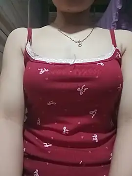 Snapshot of LucyyLy chatting on July 6, 2026, 10:45 am LucyyLy online show from July 6, 2026, 10:45 am
