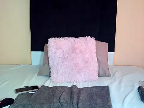 freakynyashXxXx online show from March 27, 2026, 4:40 am