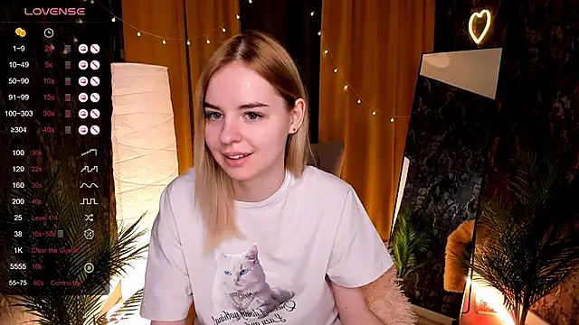 LillianShine online show from April 28, 2026, 2:27 am