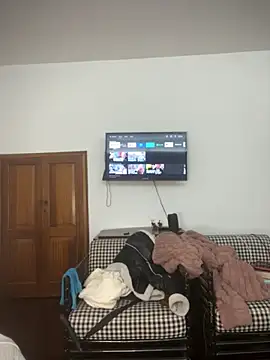 Snapshot of houseforsex chatting on November 17, 2025, 10:04 pm houseforsex online show from November 17, 2025, 10:04 pm