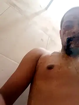 Snapshot of PauMolao85 chatting on December 19, 2025, 3:30 pm PauMolao85 online show from December 19, 2025, 3:30 pm