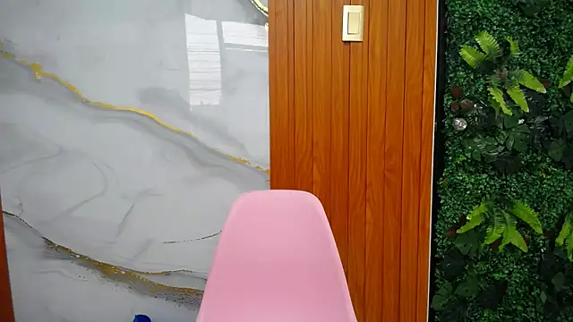 Manuela lara  online show from March 5, 2026, 2:13 pm