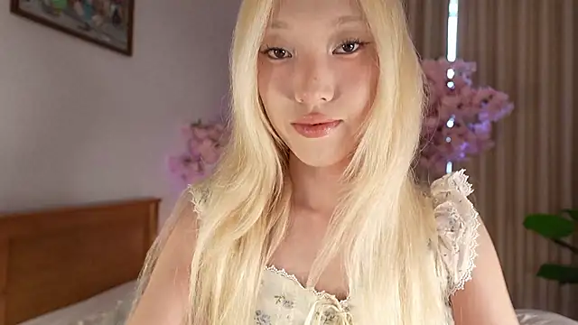 Snapshot of Bubblegumdream13 chatting on July 17, 2026, 2:29 am Bubblegumdream13 online show from July 17, 2026, 2:29 am