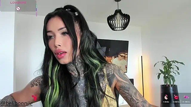 Snapshot of belllbonniie chatting on November 15, 2025, 6:15 pm belllbonniie online show from November 15, 2025, 6:15 pm