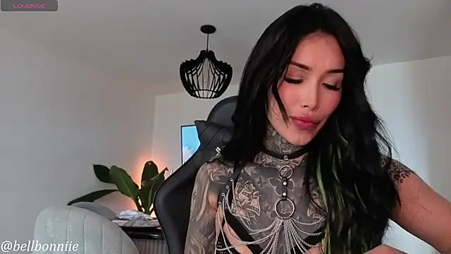 Snapshot of belllbonniie chatting on November 20, 2025, 7:35 pm belllbonniie online show from November 20, 2025, 7:35 pm