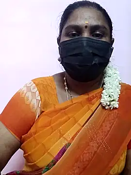 Snapshot of Tamil_Azhaghi25 chatting on October 13, 2025, 5:24 pm Tamil Azhaghi25 online show from October 13, 2025, 5:24 pm