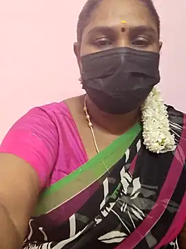 Snapshot of Tamil_Azhaghi25 chatting on October 14, 2025, 5:25 pm Tamil Azhaghi25 online show from October 14, 2025, 5:25 pm