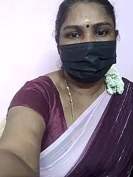 Snapshot of Tamil_Azhaghi25 chatting on October 27, 2025, 6:01 pm Tamil Azhaghi25 online show from October 27, 2025, 6:01 pm