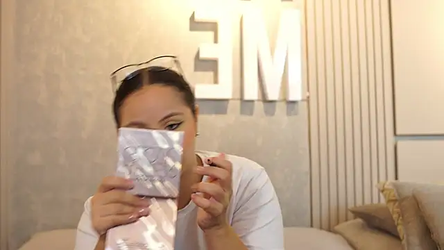 Snapshot of Tayler_Kim chatting on September 18, 2025, 4:42 pm Tayler Kim online show from September 18, 2025, 4:42 pm