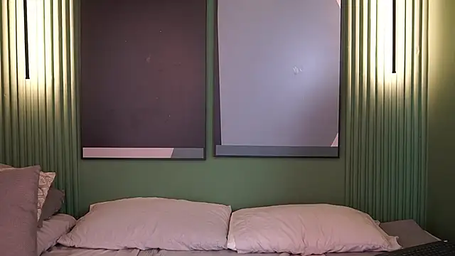 Snapshot of Tayler_Kim chatting on October 1, 2025, 6:36 pm Tayler Kim online show from October 1, 2025, 6:36 pm