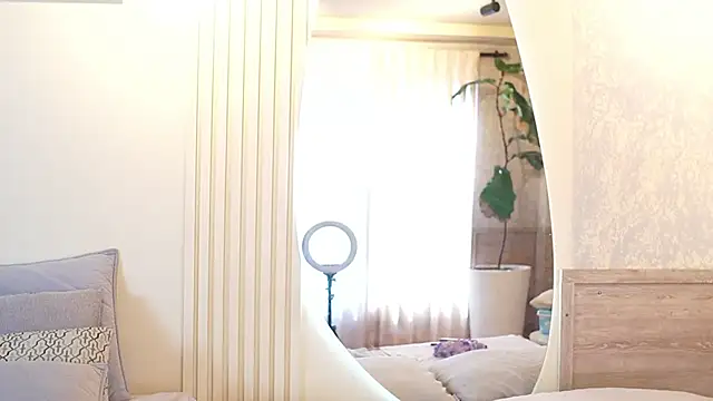 Snapshot of Tayler_Kim chatting on October 27, 2025, 7:07 pm Tayler Kim online show from October 27, 2025, 7:07 pm