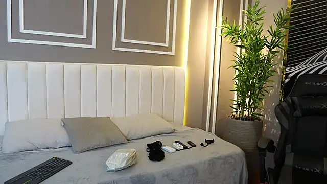 Snapshot of Tayler_Kim chatting on November 11, 2025, 6:30 pm Tayler Kim online show from November 11, 2025, 6:30 pm