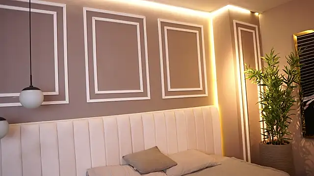 Snapshot of Tayler_Kim chatting on November 18, 2025, 6:34 pm Tayler Kim online show from November 18, 2025, 6:34 pm