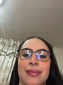 Tayler Kim online show from June 26, 2026, 8:24 pm