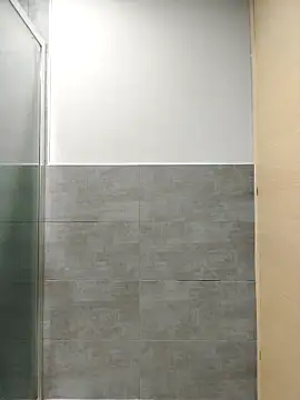 Snapshot of SquirtQueen__ chatting on October 16, 2025, 7:04 pm SquirtQueen online show from October 16, 2025, 7:04 pm