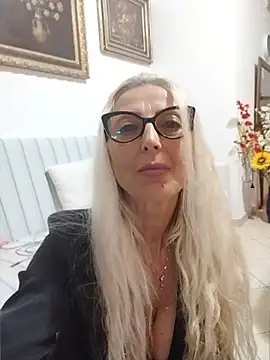  sexyBLONDE46  online show from May 6, 2026, 12:41 am