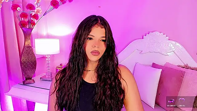 Snapshot of Valeria_Swett_ chatting on May 7, 2026, 8:47 pm Valeria Swett online show from May 7, 2026, 8:47 pm