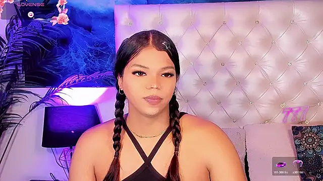 Snapshot of Valeria_Swett_ chatting on June 1, 2026, 8:10 pm Valeria Swett online show from June 1, 2026, 8:10 pm