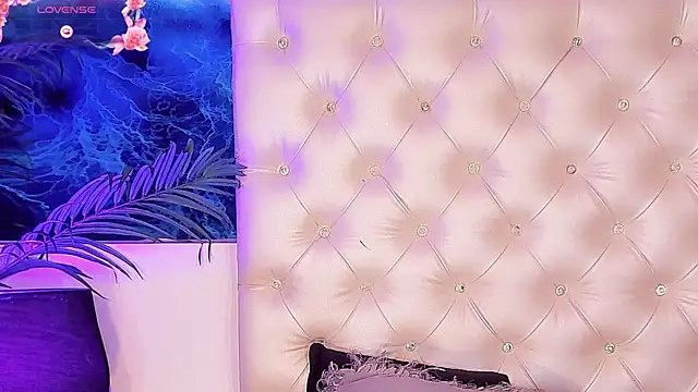 Valeria Swett  online show from June 23, 2026, 9:24 pm