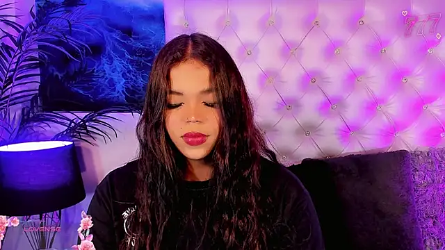 Valeria Swett  online show from July 6, 2026, 8:44 pm