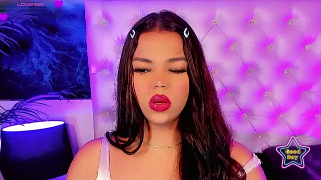 Valeria Swett  online show from July 7, 2026, 8:57 pm