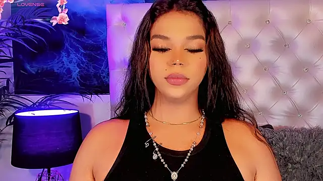 Valeria Swett  online show from July 10, 2026, 8:33 pm