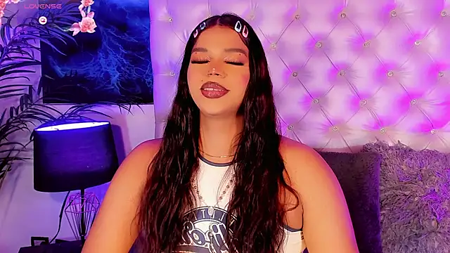 Valeria Swett  online show from July 11, 2026, 8:44 pm