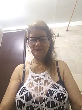 MaryLunne online show from December 15, 2025, 11:47 am