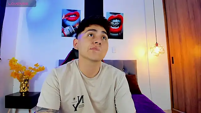 Nicolas James Sc online show from September 15, 2025, 1:55 pm