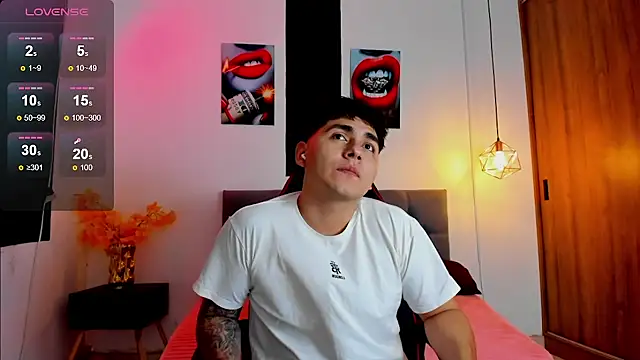 Nicolas James Sc online show from December 5, 2025, 1:42 pm