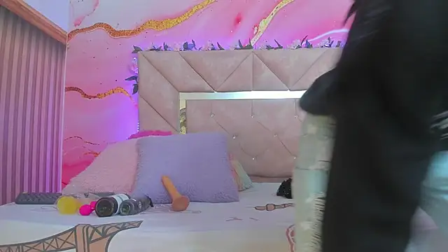 Snapshot of Taylor_oriana_ chatting on October 27, 2025, 11:03 am Taylor oriana online show from October 27, 2025, 11:03 am