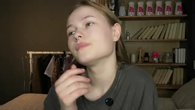 LynHillaire online show from February 11, 2026, 11:15 am