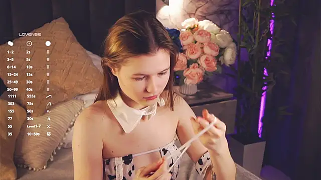 LynHillaire online show from April 23, 2026, 1:02 pm