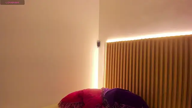 Alana 333 online show from December 16, 2025, 3:17 pm