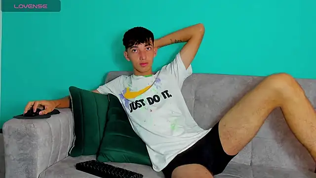 Snapshot of Maikol_Ortiz chatting on September 9, 2025, 12:26 pm Maikol Ortiz online show from September 9, 2025, 12:26 pm