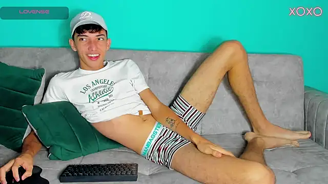 Snapshot of Maikol_Ortiz chatting on September 21, 2025, 12:40 pm Maikol Ortiz online show from September 21, 2025, 12:40 pm