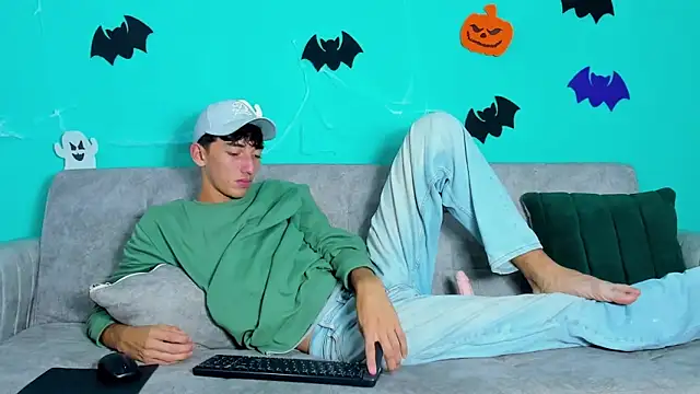 Snapshot of Maikol_Ortiz chatting on October 29, 2025, 1:13 pm Maikol Ortiz online show from October 29, 2025, 1:13 pm