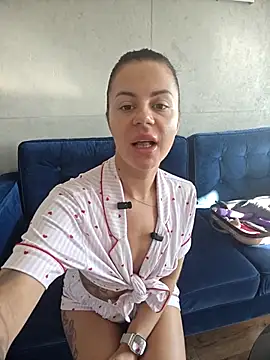 BabyFaceMia online show from October 20, 2025, 8:04 am