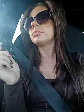 BabyFaceMia online show from November 7, 2025, 2:28 pm