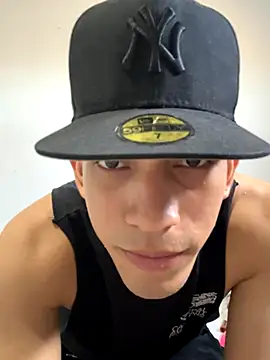 Andres-Andrea1922 online show from September 13, 2025, 9:58 pm