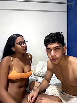 Andres-Andrea1922 online show from September 19, 2025, 8:38 am